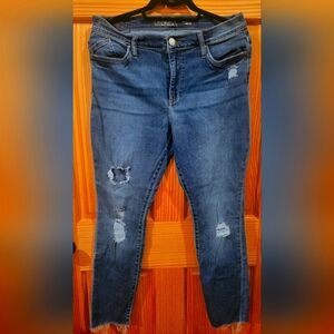 Rock & Republic Blue Jeans with Distressed Knees